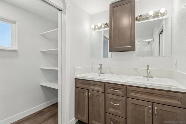 28890 Lilac Rd, Valley Center CA: https://media.crmls.org/mediaz/523596a6-13cd-4387-8ee7-09e4fd6abcc4.jpg