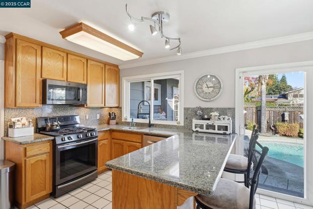 7519 Driftwood Way, Pleasanton CA: https://media.crmls.org/mediaz/5235f173-cfb5-41ac-85e2-14366bed6248.jpg