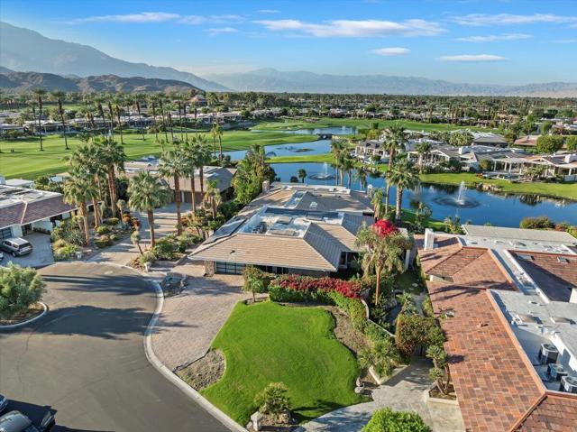 2 Deerfield Court, Rancho Mirage CA: https://media.crmls.org/mediaz/523670af-7108-481e-a210-513584788679.jpg