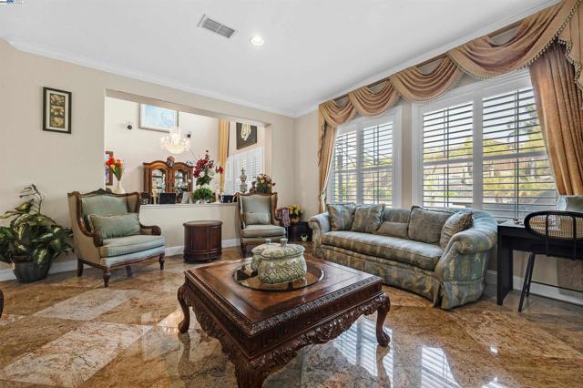 6013 Kingsmill Ter, Dublin CA: https://media.crmls.org/mediaz/52368496-b867-425a-b6a7-711fd818fc08.jpg