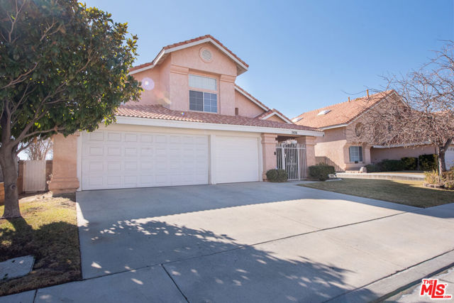 3626 W Avenue J2, Lancaster CA: https://media.crmls.org/mediaz/5236987d-4d23-4a1e-8cff-370258cbdcb8.jpg
