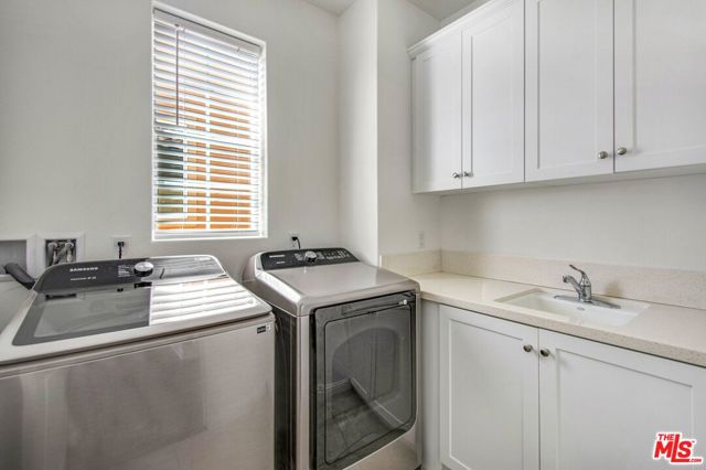 20659 W Beech Circle, Porter Ranch CA: https://media.crmls.org/mediaz/523749ab-46dd-4219-aa61-aff2aea0f8c6.jpg