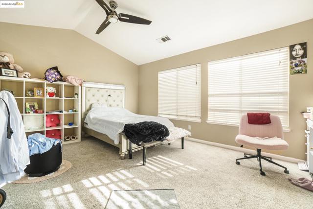 3238 Panda Ct, Antioch CA: https://media.crmls.org/mediaz/5237740c-fcda-401f-ba4f-681058decda6.jpg