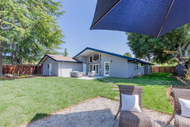 2083 Louise Lane, Los Altos CA: https://media.crmls.org/mediaz/5237a2b7-577e-4292-82cc-34b30964784b.jpg