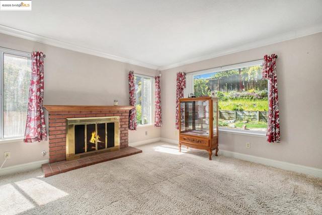 4606 Arabian WAY, Antioch CA: https://media.crmls.org/mediaz/5237b8a8-62cc-4167-b82c-3afe9f8a34a7.jpg