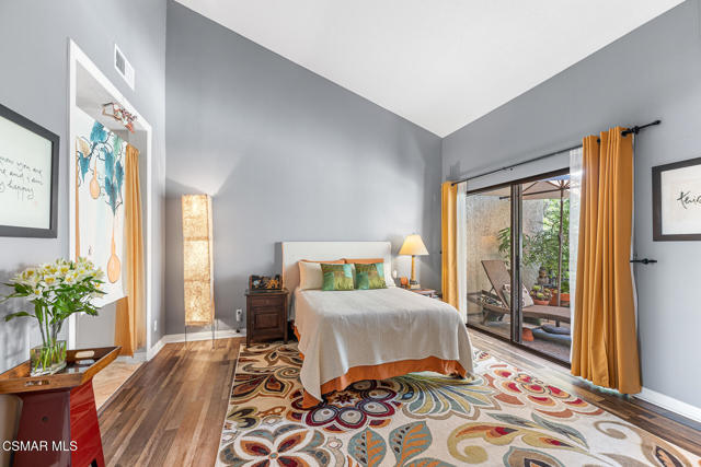 5720 Skyview Way, Agoura Hills CA: https://media.crmls.org/mediaz/5237ee0d-e631-4d19-ba40-676a79de4483.jpg
