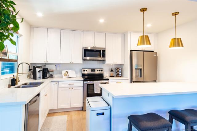 11534 Manzanita Rd, Lakeside CA: https://media.crmls.org/mediaz/52394d9a-4b01-4157-bda5-6ae349c122fe.jpg