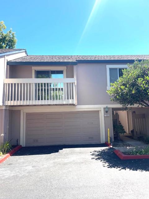 1350 Merrivale West Square, San Jose CA: https://media.crmls.org/mediaz/523960e1-6bf5-4c51-b611-7a690334ce79.jpg