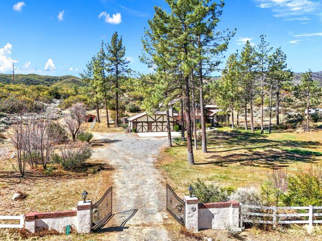 59371 Devils Ladder Road, Mountain Center CA: https://media.crmls.org/mediaz/52399754-f03c-4b8f-9165-e81a32be2916.jpg