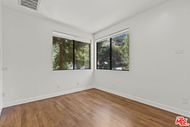 2646 Rinconia Drive, Los Angeles CA: https://media.crmls.org/mediaz/5239d9e0-5c6c-4e82-b563-aeab4eae6f84.jpg