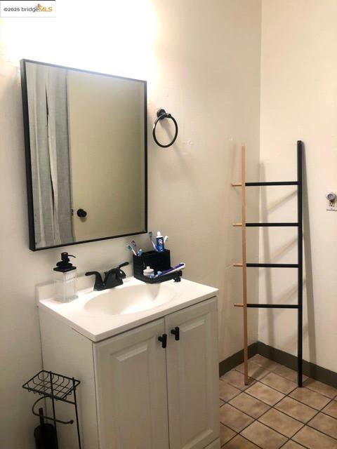 5702 Tucson Dr, San Jose CA: https://media.crmls.org/mediaz/5239e7ed-05b3-48b8-bc20-fd2c14f66529.jpg