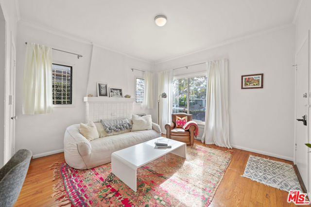236 S 5th Avenue, Venice CA: https://media.crmls.org/mediaz/523a3a3b-4e9a-4fa5-94fe-5f9b35205729.jpg
