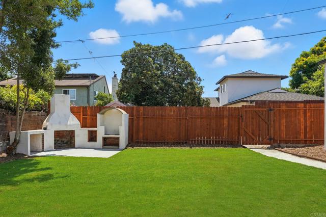 3777 Poe Street, San Diego CA: https://media.crmls.org/mediaz/523a6434-8ac6-4dec-81f5-9d9471d7e1bd.jpg