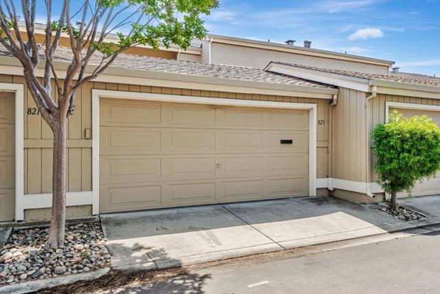 823 Perseus Lane, Foster City CA: https://media.crmls.org/mediaz/523ad832-7a5b-4322-8b07-86640a928e17.jpg