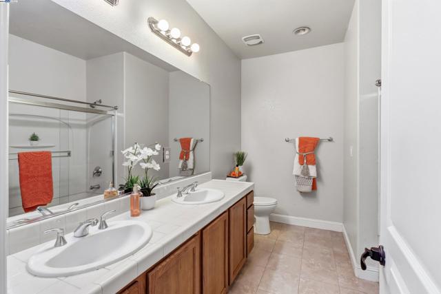 5512 Sagehen Ct, Loomis CA: https://media.crmls.org/mediaz/523b4177-20a0-40e4-ac3a-a079d4872222.jpg