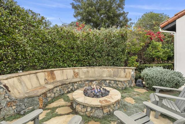 6152 Avenida Del Duque, Rancho Santa Fe CA: https://media.crmls.org/mediaz/523bb040-ab50-48dd-9577-4446f53b232a.jpg