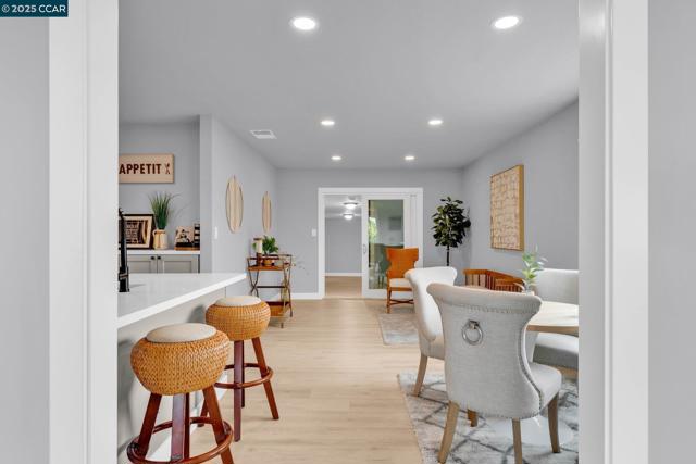 206 Princeton Ave, Vallejo CA: https://media.crmls.org/mediaz/523be4de-44f5-4545-b2f7-000eafc19dcb.jpg