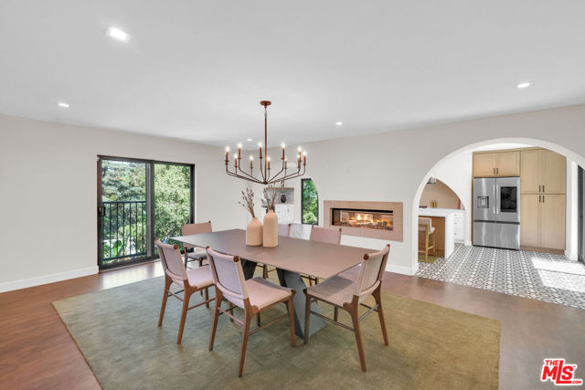 3236 Primera Avenue, Los Angeles CA: https://media.crmls.org/mediaz/523d12a6-97dd-49ca-a297-cd55e340b8c8.jpg