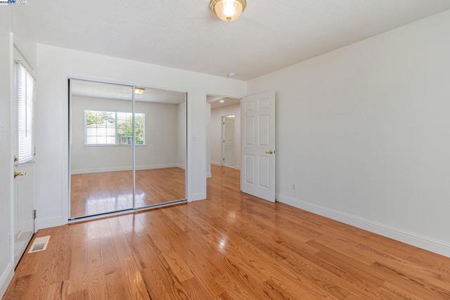 2940 Somerset Ave, Castro Valley CA: https://media.crmls.org/mediaz/523d252e-1107-4b14-93b6-6383adcde394.jpg