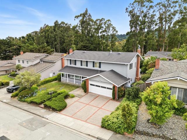 1675 Escalante Way, Burlingame CA: https://media.crmls.org/mediaz/523d2b4c-37ca-4384-9b2e-2c873b29949c.jpg