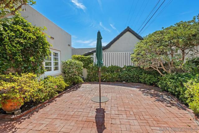 3419 Freeman St, San Diego CA: https://media.crmls.org/mediaz/523da474-166c-4515-b7e3-f6e7bc4dfd94.jpg