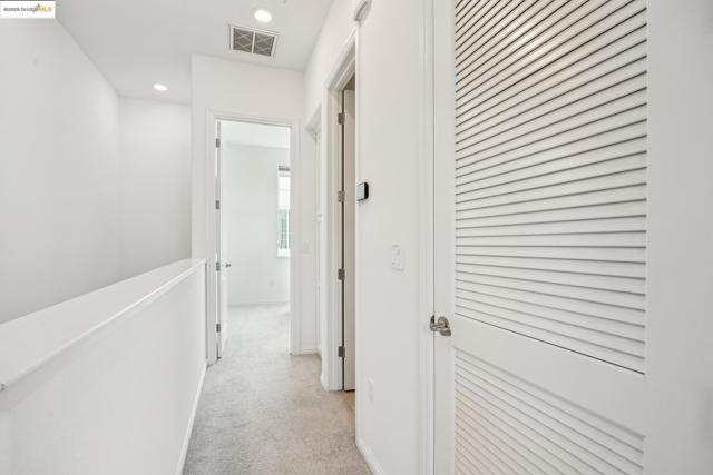 2823 Cathwood Ln, Alameda CA: https://media.crmls.org/mediaz/523e371b-1e25-453c-a710-43098f47a9f1.jpg