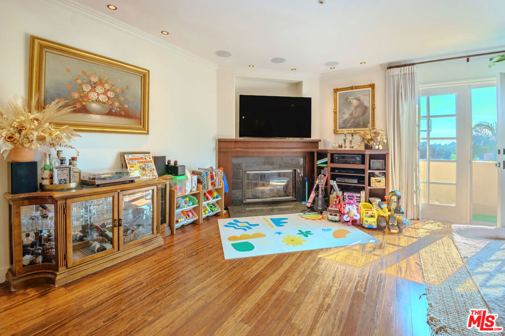 1278 S Camden Drive #301