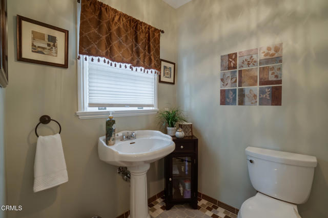 584 Rosemont Avenue, Pasadena CA: https://media.crmls.org/mediaz/523f1606-df28-4473-9a36-5647d32798cc.jpg
