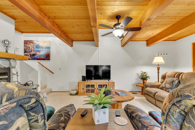 52402 Pine Ridge Road, Idyllwild CA: https://media.crmls.org/mediaz/523f1b78-f72b-4cb4-95af-0f66bdbe1172.jpg