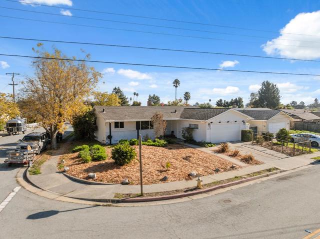 120 Corinne Avenue, Santa Cruz CA: https://media.crmls.org/mediaz/523f295f-65ab-4a25-b52d-163432b85c20.jpg