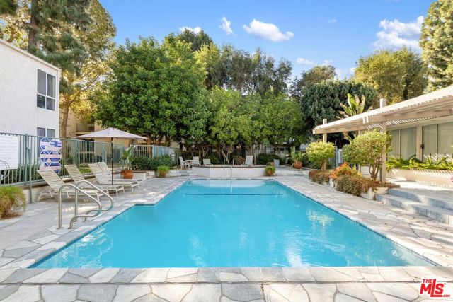 20134 Leadwell Street, Winnetka CA: https://media.crmls.org/mediaz/523f963a-1a3a-462b-bd2e-fbc34a68ed79.jpg