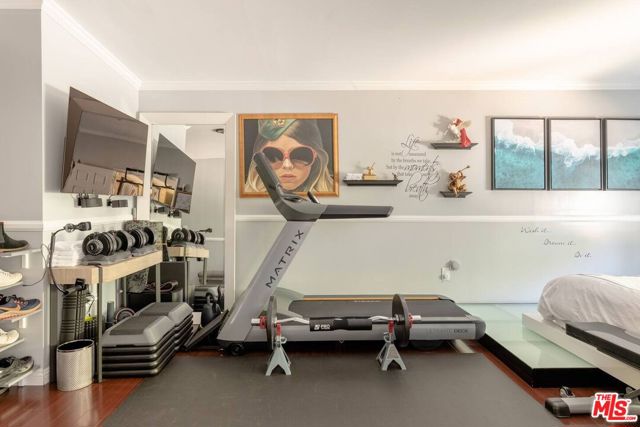 15555 High Knoll Road, Encino CA: https://media.crmls.org/mediaz/52401ef9-5d57-451b-b6c1-6ee304c3000b.jpg