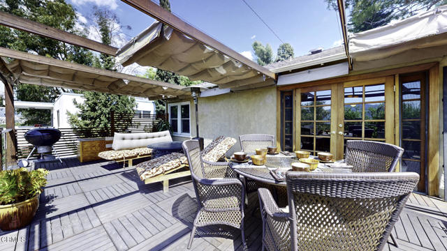 405 Mission Road, Glendale CA: https://media.crmls.org/mediaz/5240298d-68ed-4a16-9b8d-a3f7b961b3ad.jpg