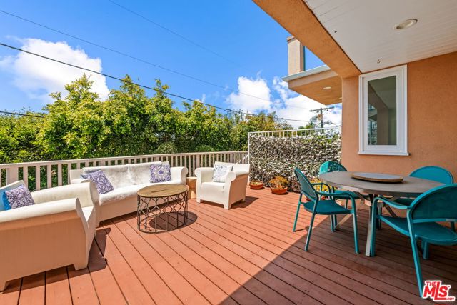 8221 Delgany Avenue, Playa del Rey CA: https://media.crmls.org/mediaz/52408ed0-ab1e-46e6-b5d0-d4c06aa9cfdb.jpg