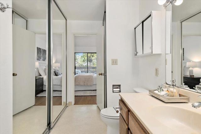 2140 Santa Cruz Avenue, Menlo Park CA: https://media.crmls.org/mediaz/52409d0f-6e5a-43a9-aa4f-fe894fe7b929.jpg