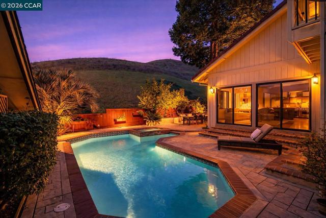 951 Redwood Dr, Danville CA: https://media.crmls.org/mediaz/5240e258-6858-4c26-a77f-1b3d0c248e6b.jpg