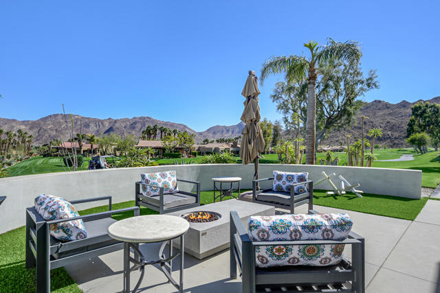49120 Sunrose Lane, Palm Desert CA: https://media.crmls.org/mediaz/52410ed4-99b4-4a11-84bd-3773f775258e.jpg