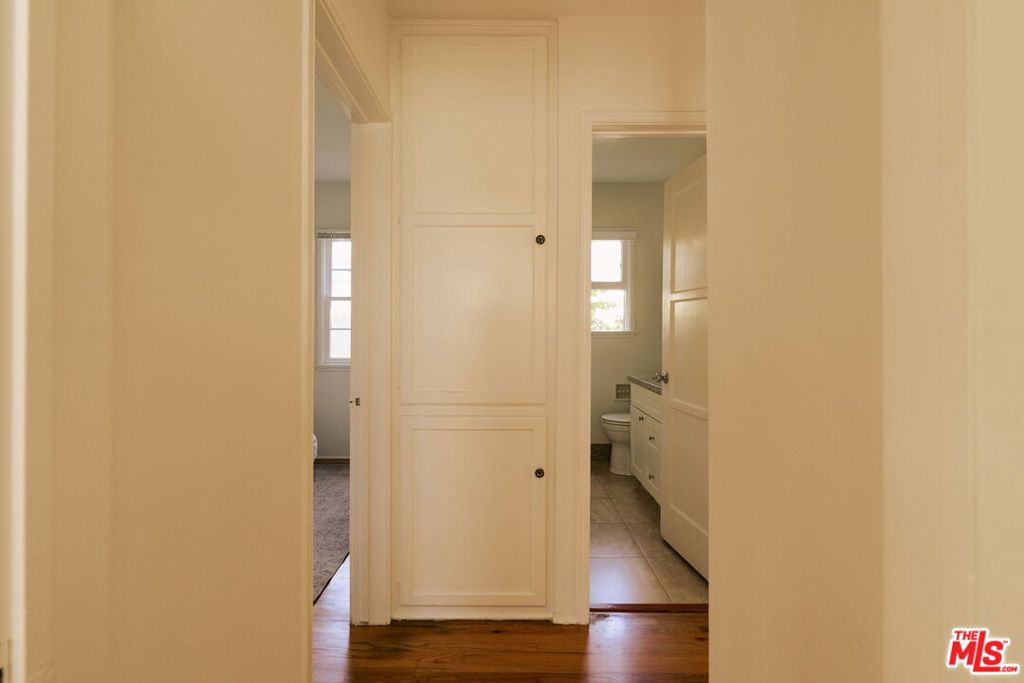 https://media.crmls.org/mediaz/524142d4-b2ea-4c0b-ab98-9b39c528bac9.jpg?preset=X-Large