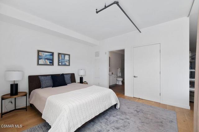 4115 Glencoe Avenue, Marina del Rey CA: https://media.crmls.org/mediaz/524150eb-9a48-4b3a-9557-f47fa9eac609.jpg
