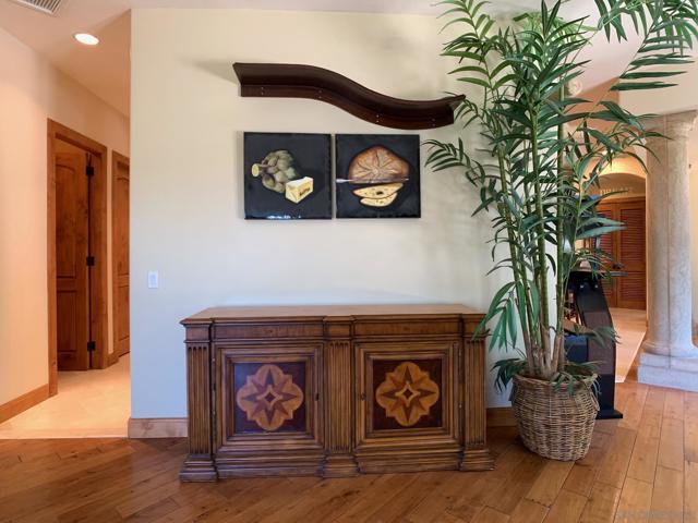 1445 Terracita Ln, Alpine CA: https://media.crmls.org/mediaz/524152d5-250d-45a7-b2e1-b7ff99d06d08.jpg
