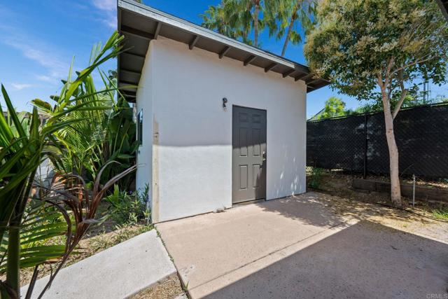 869 Eugenie Avenue, Encinitas CA: https://media.crmls.org/mediaz/5241582d-82dc-4bf8-aac3-788b891ec815.jpg