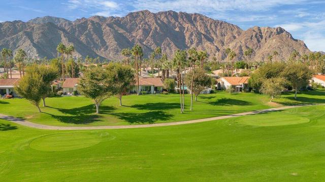 54853 Oakhill, La Quinta CA: https://media.crmls.org/mediaz/52417d60-c440-4582-bf77-8a2cebf3d525.jpg