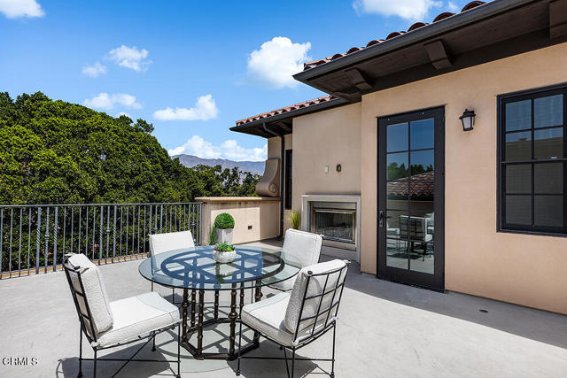 378 W Green Street, Pasadena CA: https://media.crmls.org/mediaz/5241e565-bc42-46c9-beb8-93d764bb94c0.jpg