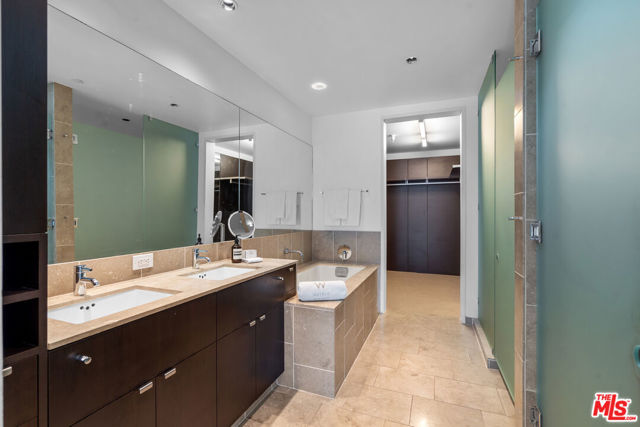 6250 Hollywood Boulevard, Los Angeles CA: https://media.crmls.org/mediaz/52427a65-cecc-4d07-9969-ee3c19312d14.jpg