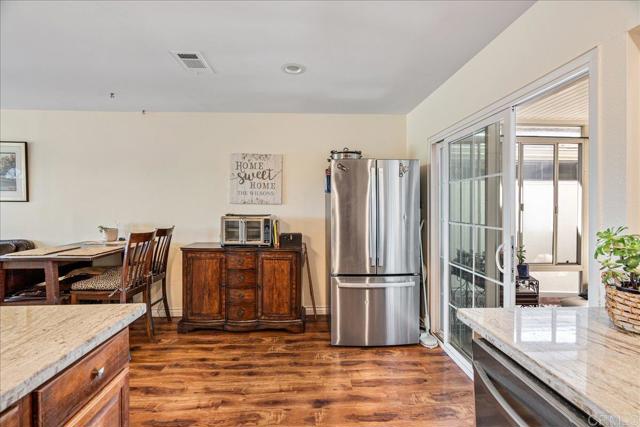 Detail Gallery Image 8 of 31 For 3839 Vista Campana S #66,  Oceanside,  CA 92057 - 2 Beds | 1/1 Baths