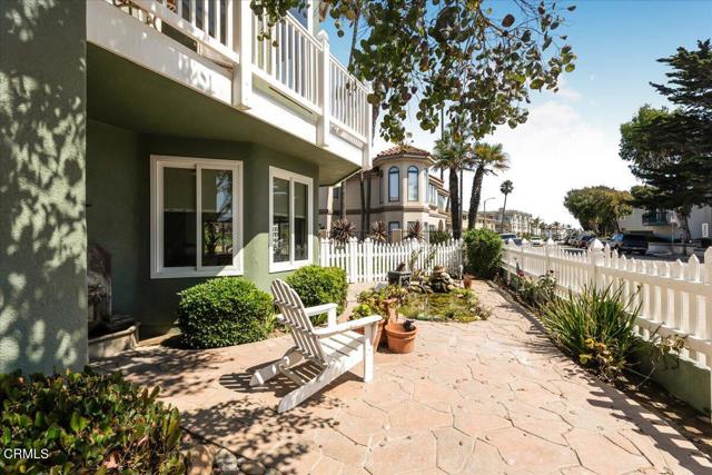 1230 Mandalay Beach Road, Oxnard CA: https://media.crmls.org/mediaz/5242e78d-69df-4c9a-8e88-eb3982f36df7.jpg