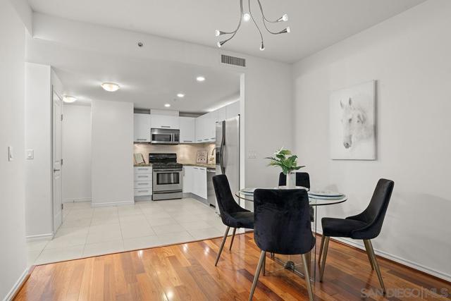 1431 Pacific Hwy, San Diego CA: https://media.crmls.org/mediaz/52437161-70df-4c0d-a693-983a250c6ae1.jpg
