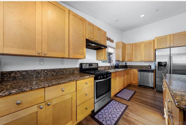 2624 E E 3rd st, National City CA: https://media.crmls.org/mediaz/52437698-aec5-4b5f-89ee-918eb8219c8f.jpg