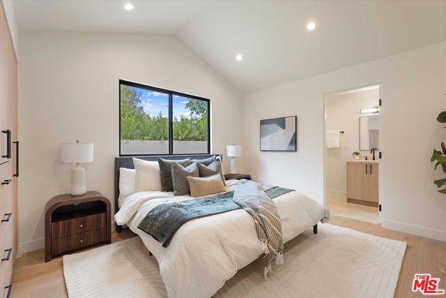 13949 Cumpston Street, Sherman Oaks CA: https://media.crmls.org/mediaz/5243f4c1-7338-4881-ab95-d2baa067c102.jpg