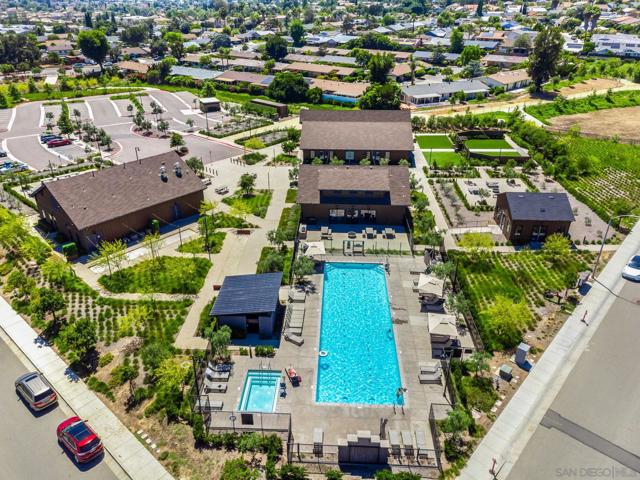 1682 Carol Lee Lane, Escondido CA: https://media.crmls.org/mediaz/52446814-fdb5-4a9d-bbac-c11291ad3e49.jpg